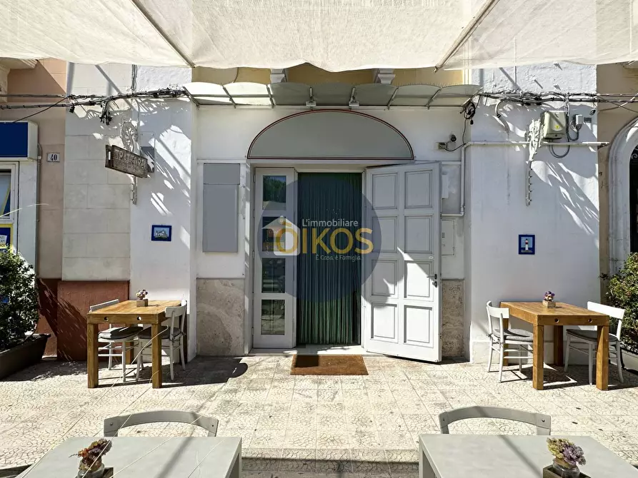 Immagine 2 di Attività commerciale in vendita  in Piazza Vittorio Emanuele 39 a Monopoli