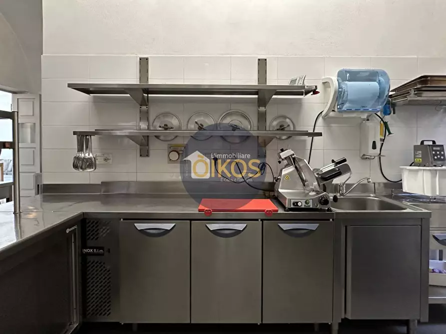 Immagine 30 di Attività commerciale in vendita  in Piazza Vittorio Emanuele 39 a Monopoli