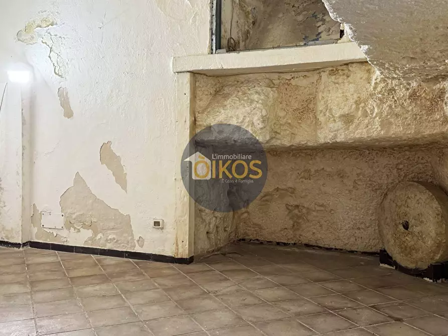 Immagine 20 di Locale commerciale in vendita  in Via Pompeo Sarnelli 28 a Polignano A Mare