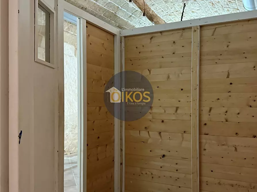 Immagine 32 di Locale commerciale in vendita  in Via Pompeo Sarnelli 28 a Polignano A Mare