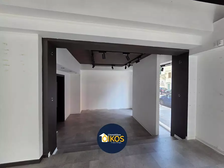Immagine 14 di Locale commerciale in affitto  in Via Magenta a Monopoli
