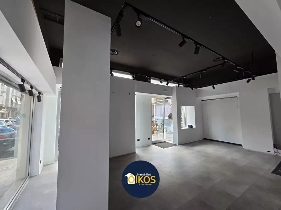 Immagine 10 di Locale commerciale in affitto  in Via Magenta a Monopoli
