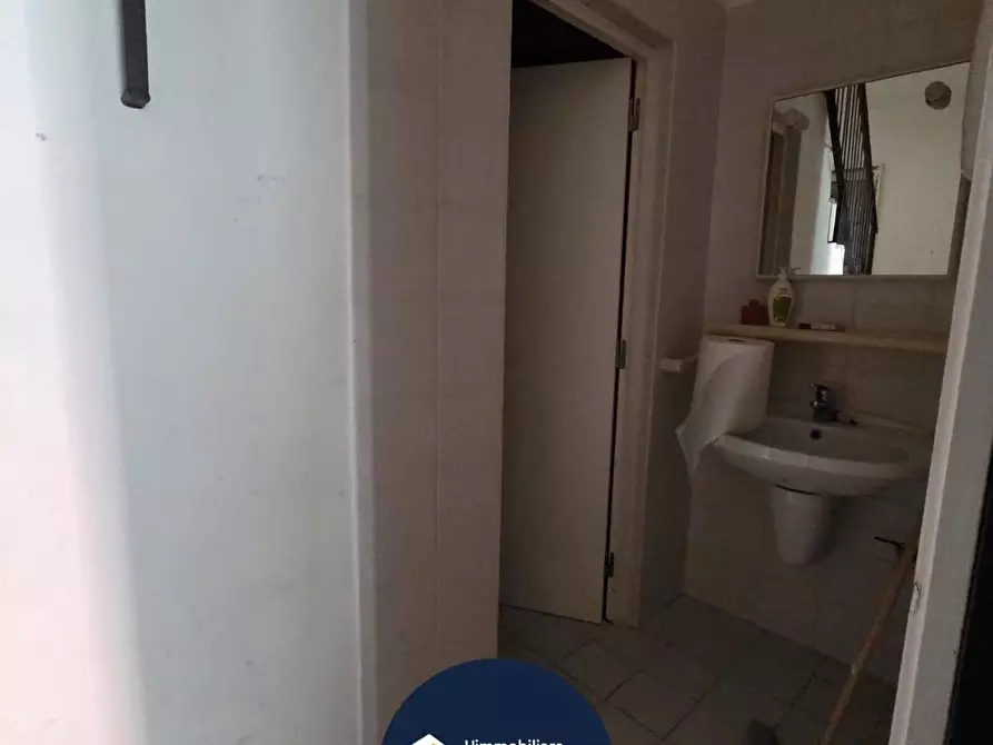 Immagine 27 di Locale commerciale in affitto  in Via Magenta a Monopoli