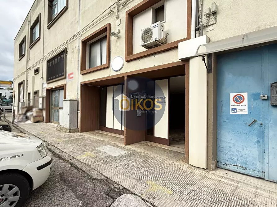 Immagine 2 di Locale commerciale in vendita  in via caduti di Russia 32-34 a Castellana Grotte