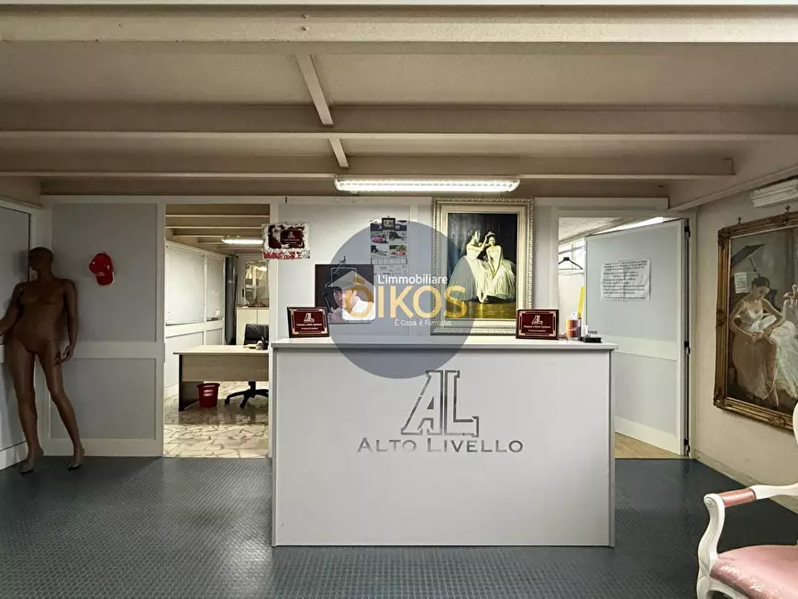 Immagine 6 di Locale commerciale in vendita  in via caduti di Russia 32-34 a Castellana Grotte