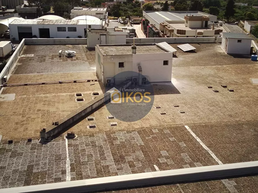 Immagine 56 di Locale commerciale in vendita  in via caduti di Russia 32-34 a Castellana Grotte