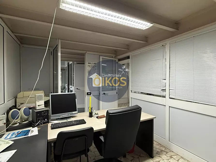 Immagine 11 di Locale commerciale in vendita  in via caduti di Russia 32-34 a Castellana Grotte