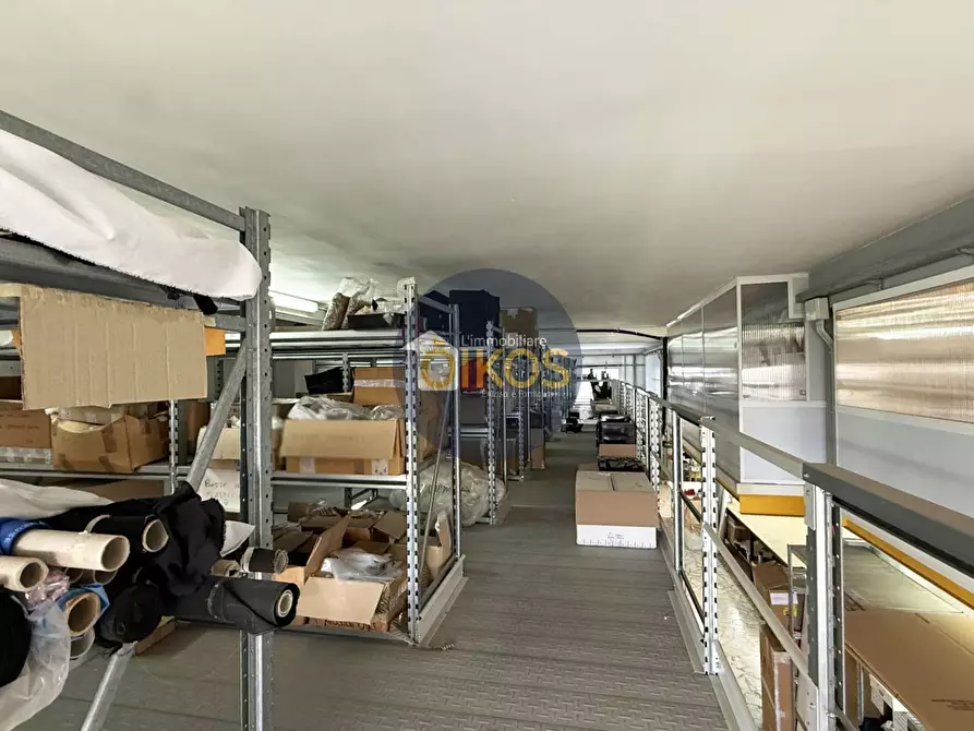 Immagine 20 di Locale commerciale in vendita  in via caduti di Russia 32-34 a Castellana Grotte