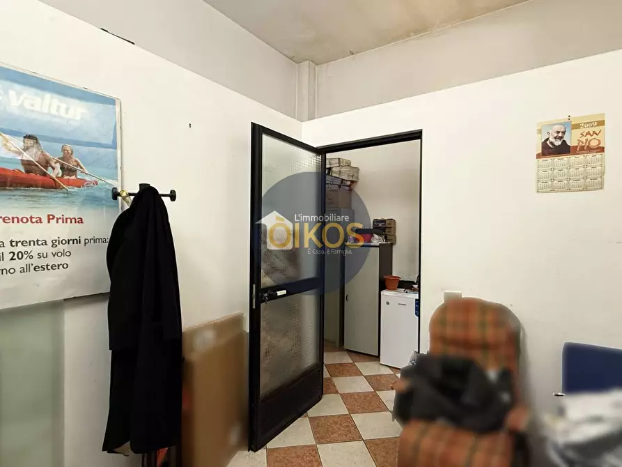 Immagine 15 di Locale commerciale in vendita  in Via caduti di Tutte le Guerre 13 a Acquaviva Delle Fonti