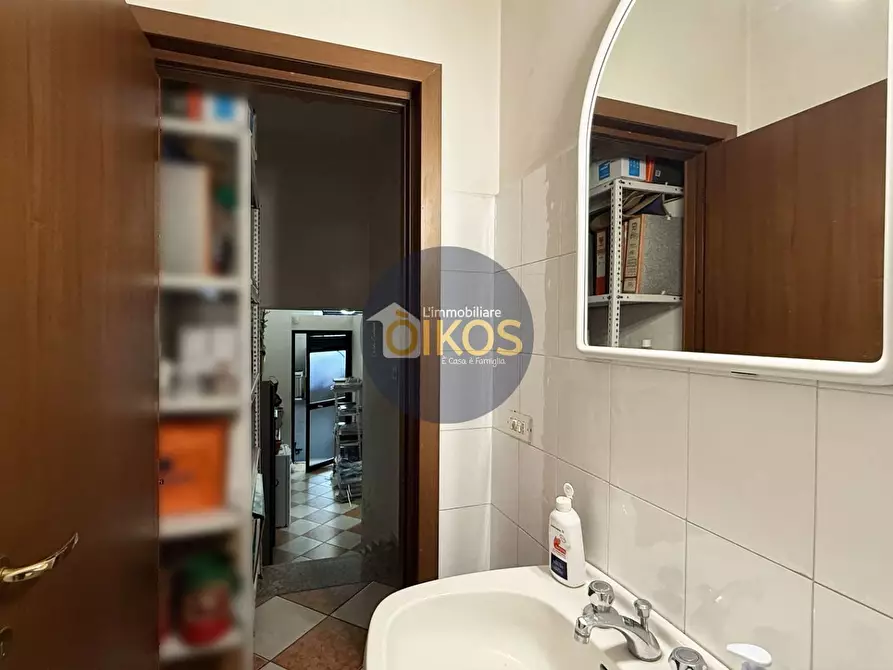 Immagine 19 di Locale commerciale in vendita  in Via caduti di Tutte le Guerre 13 a Acquaviva Delle Fonti