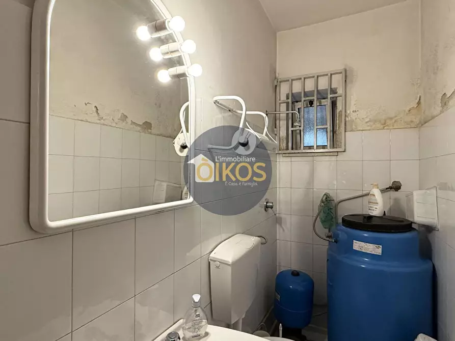 Immagine 20 di Locale commerciale in vendita  in Via caduti di Tutte le Guerre 13 a Acquaviva Delle Fonti