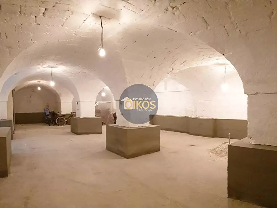 Immagine 2 di Box auto in vendita  in Via Tenente Vasco 25 a Monopoli