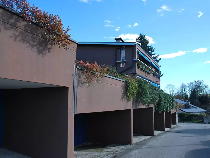 Immagine 21 di Appartamento in vendita  in 24 MAGGIO 86 a Leggiuno