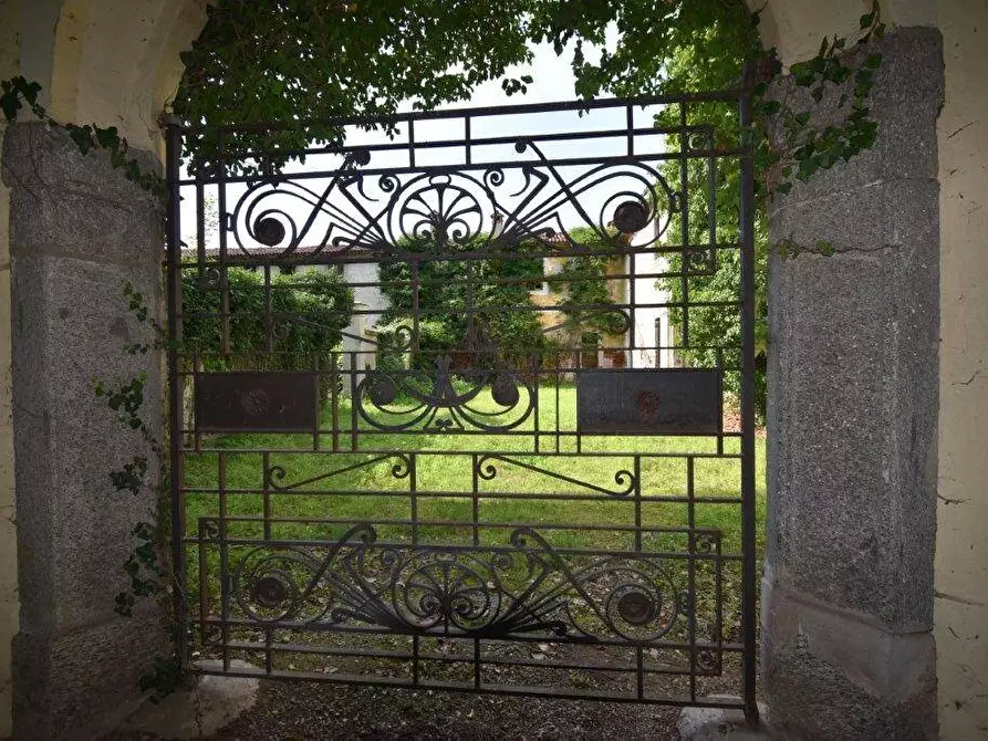 Immagine 30 di Azienda agricola in vendita  in TICINO a Cameri