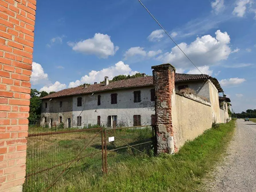 Immagine 64 di Azienda agricola in vendita  in TICINO a Cameri