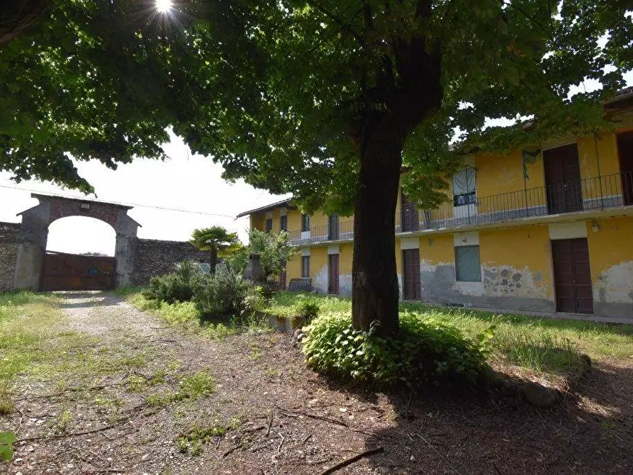 Immagine 39 di Locale commerciale in vendita  in TICINO a Cameri