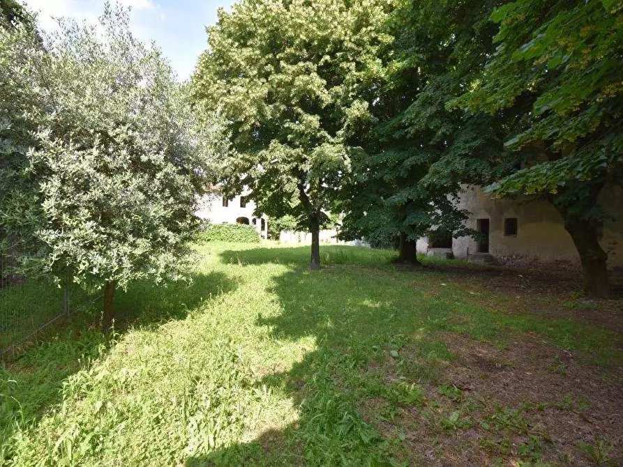 Immagine 41 di Locale commerciale in vendita  in TICINO a Cameri