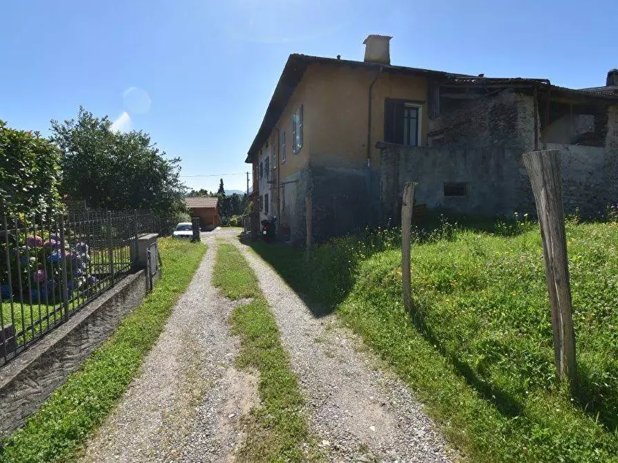 Immagine 22 di Casa semindipendente in vendita  in VIA MARINO 9 a Laveno-Mombello