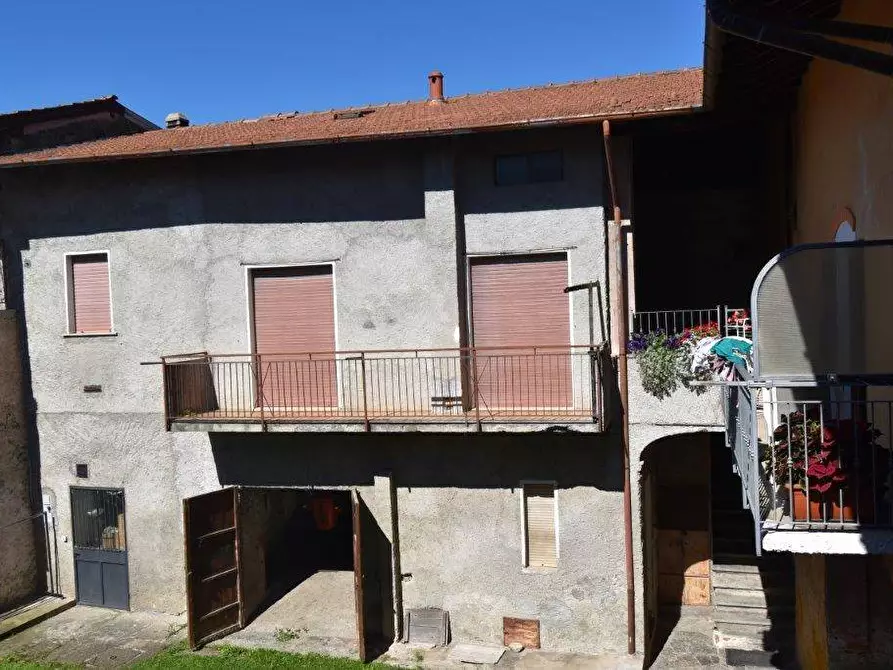 Immagine 42 di Casa semindipendente in vendita  in VIA MARINO 9 a Laveno-Mombello