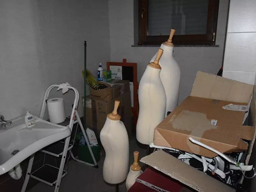 Immagine 21 di Locale commerciale   in VIA BOTTINI 7 a Legnano