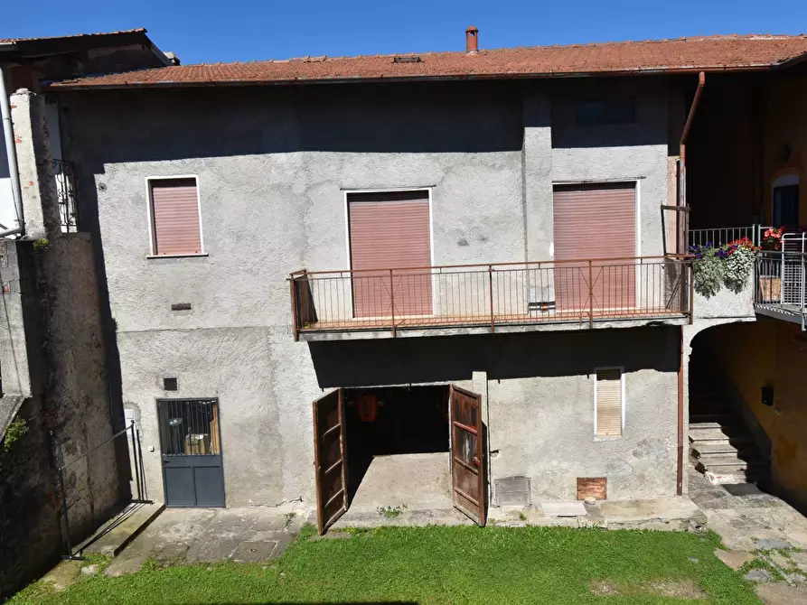 Immagine 4 di Appartamento in vendita  in VIA MARINO 9 a Laveno-Mombello