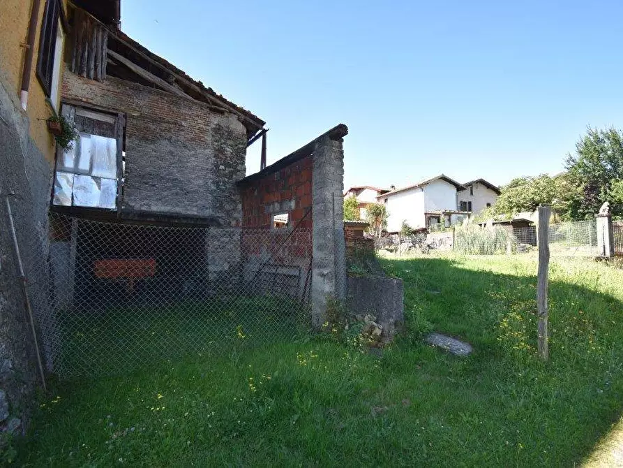 Immagine 25 di Appartamento in vendita  in VIA MARINO 9 a Laveno-Mombello