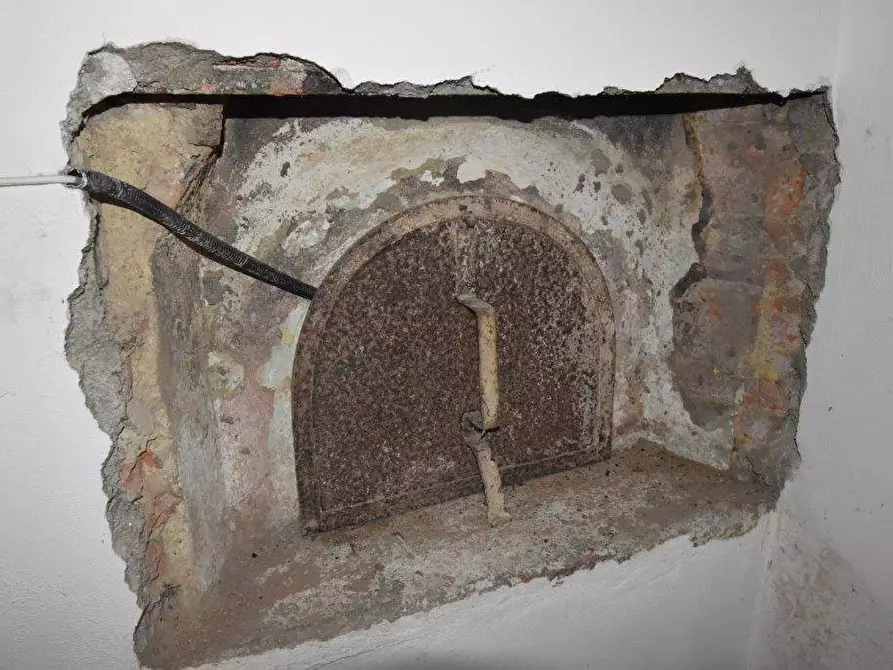 Immagine 39 di Appartamento in vendita  in VIA MARINO 9 a Laveno-Mombello