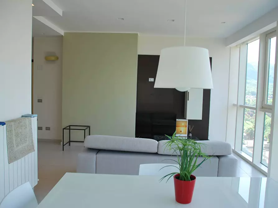 Immagine 33 di Appartamento in vendita  in VIA GERMIGNAGA 1 a Luino