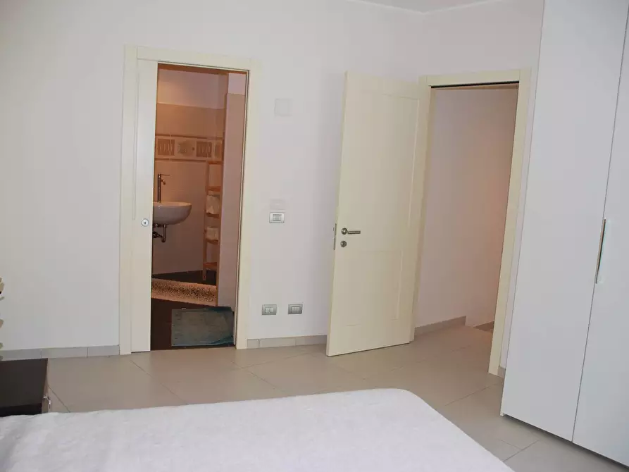 Immagine 40 di Appartamento in vendita  in VIA GERMIGNAGA 1 a Luino