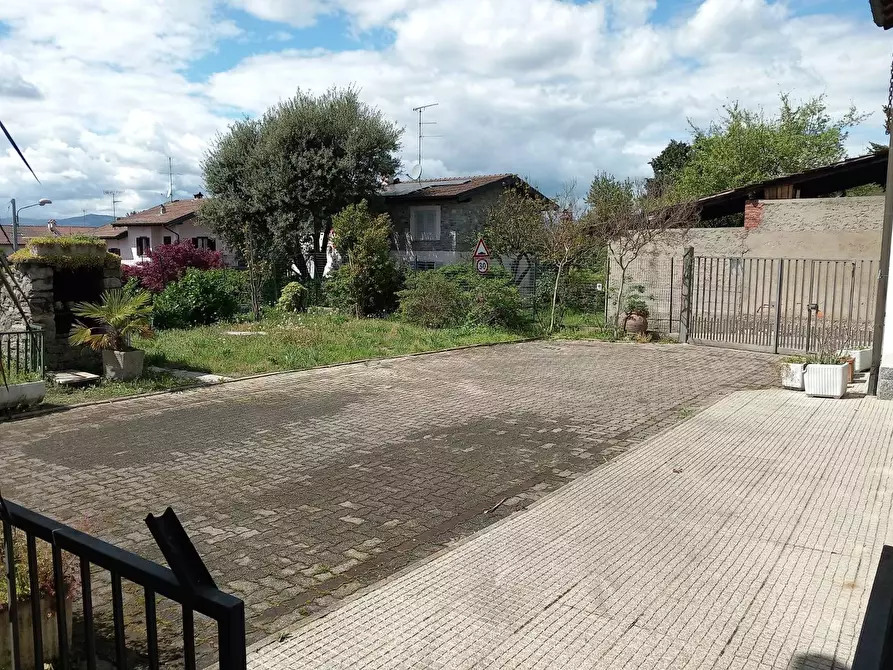 Immagine 5 di Casa semindipendente in vendita  in VIA VERDI 1 a Cadrezzate Con Osmate