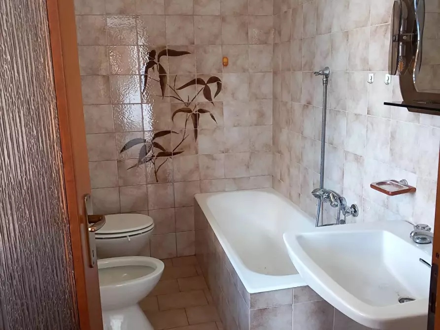 Immagine 27 di Casa semindipendente in vendita  in VIA VERDI 1 a Cadrezzate Con Osmate