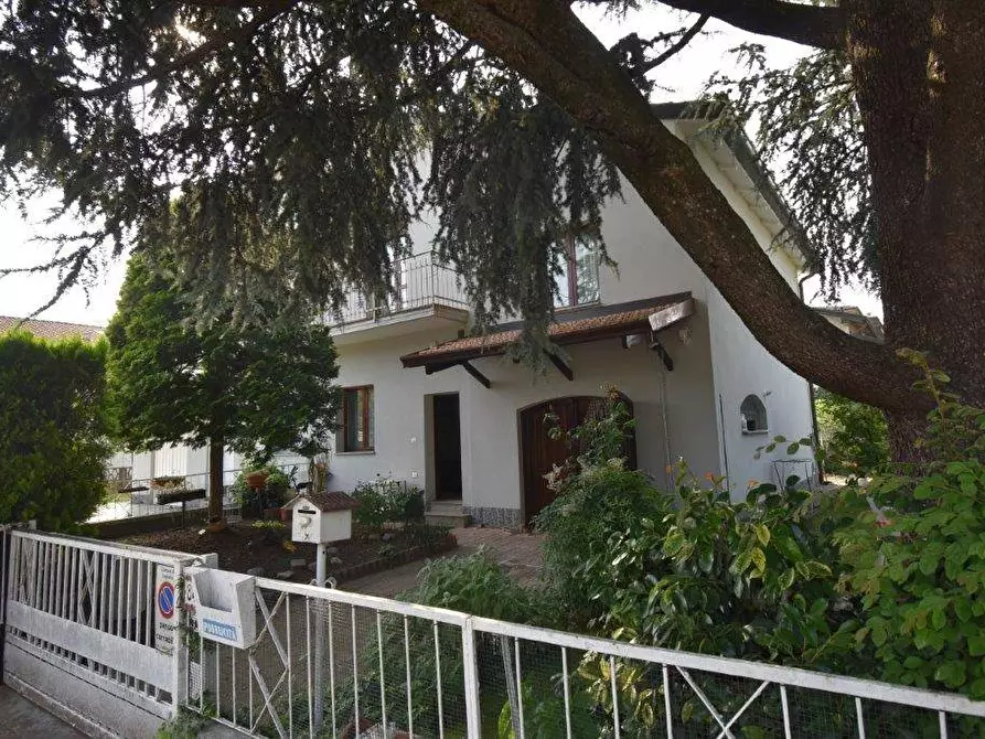 Immagine 2 di Villetta a schiera in vendita  in VIA PARMA 84 a Legnano
