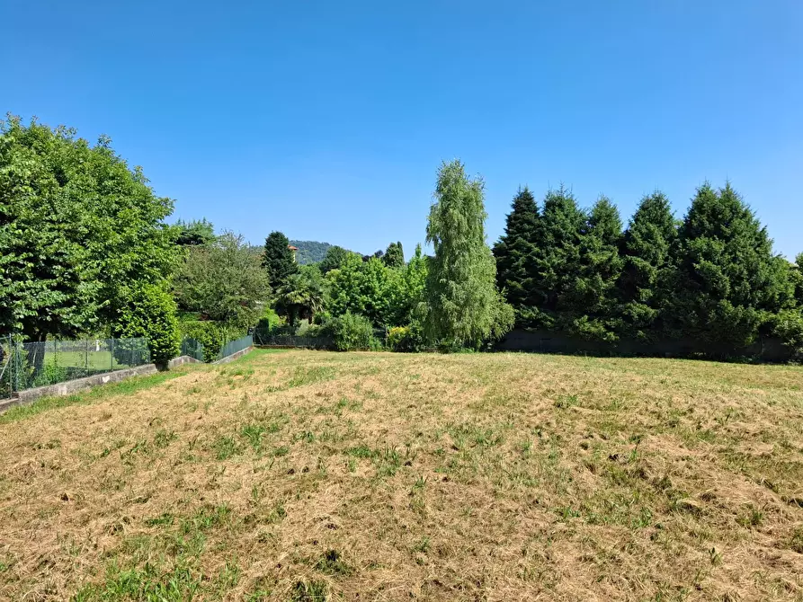 Immagine 10 di Terreno residenziale in vendita  in VIA OLIVE a Laveno-Mombello