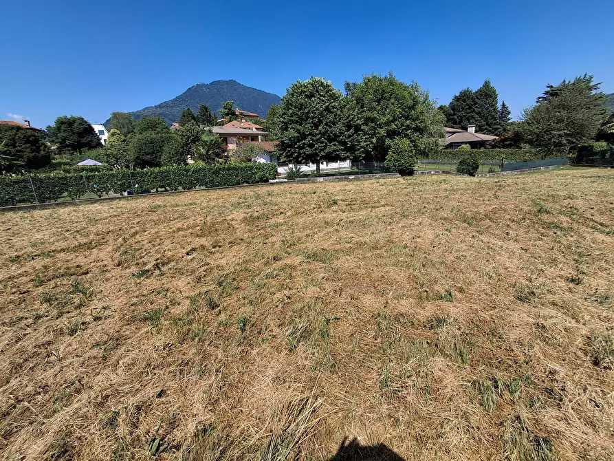 Immagine 18 di Terreno residenziale in vendita  in VIA OLIVE a Laveno-Mombello