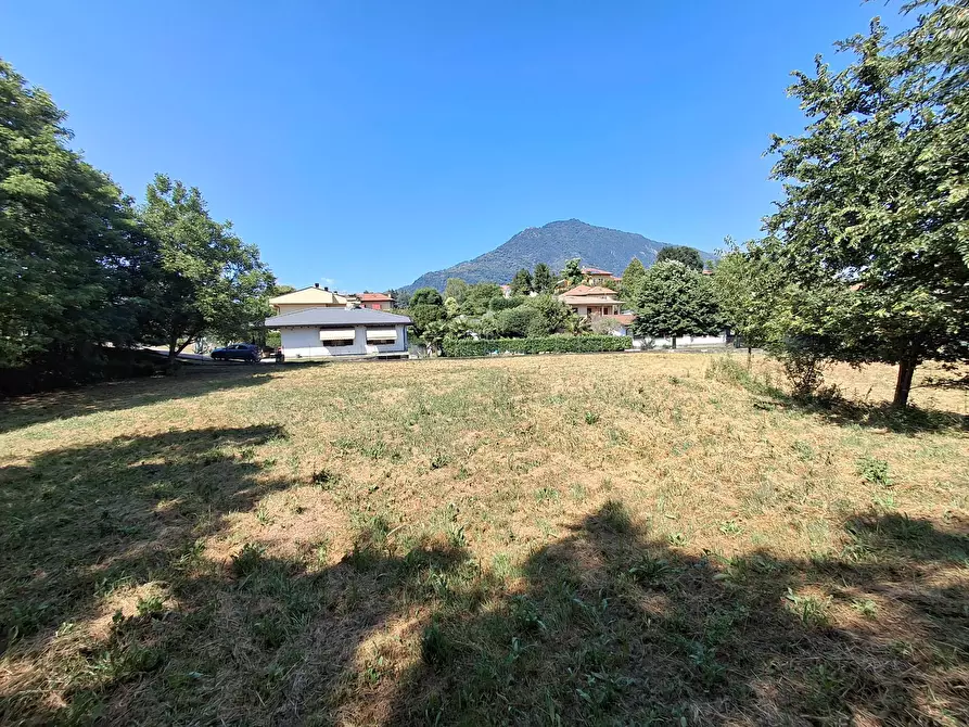 casa indipendente in vendita a Laveno-Mombello in zona Mombello