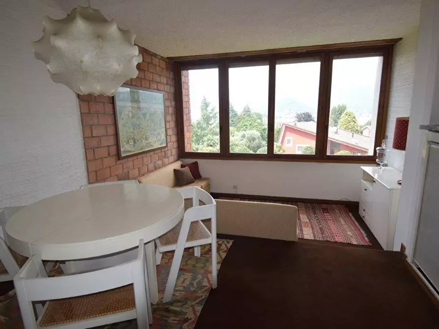 Immagine 5 di Appartamento in vendita  in via del Roccolo 42 a Laveno-Mombello