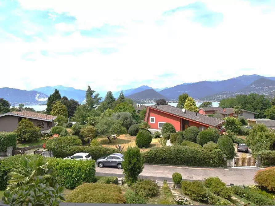 Immagine 11 di Appartamento in vendita  in via del Roccolo 42 a Laveno-Mombello