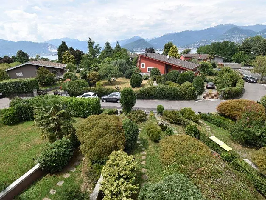 Immagine 12 di Appartamento in vendita  in via del Roccolo 42 a Laveno-Mombello