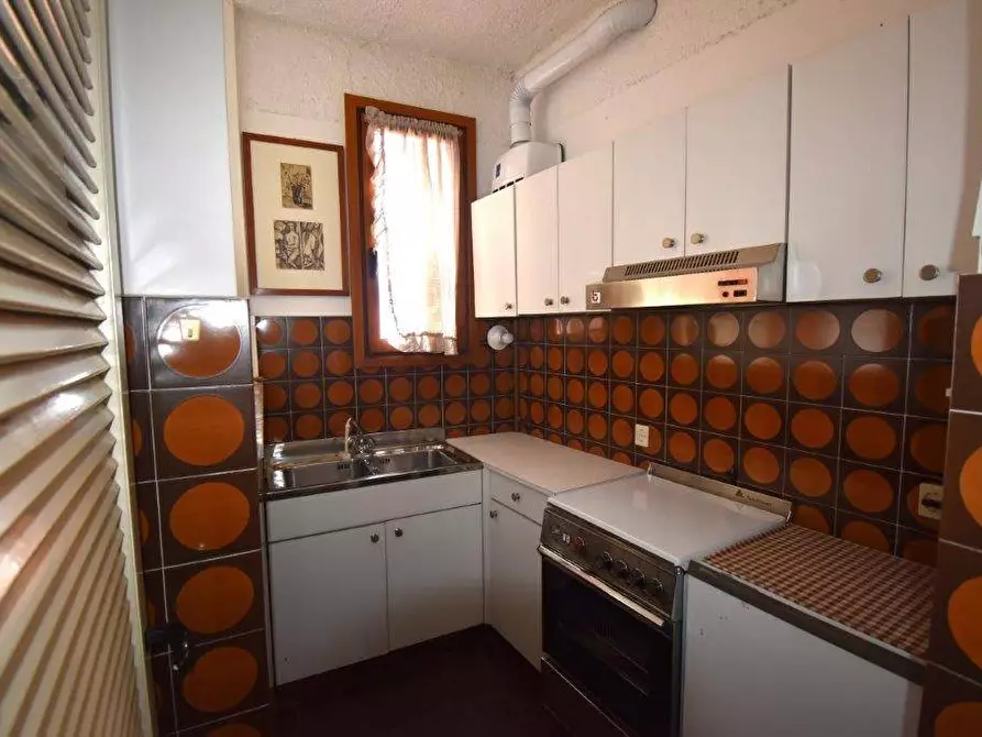 Immagine 14 di Appartamento in vendita  in via del Roccolo 42 a Laveno-Mombello