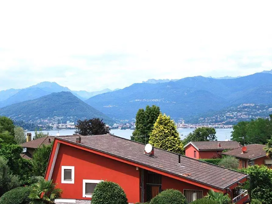 Immagine 27 di Appartamento in vendita  in via del Roccolo 42 a Laveno-Mombello