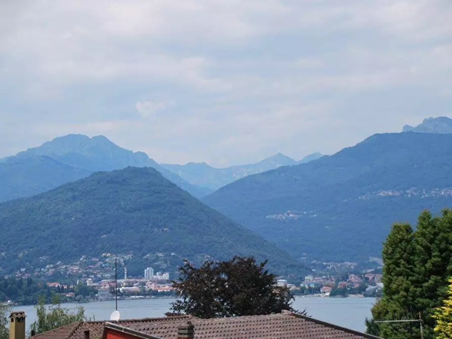 Immagine 29 di Appartamento in vendita  in via del Roccolo 42 a Laveno-Mombello