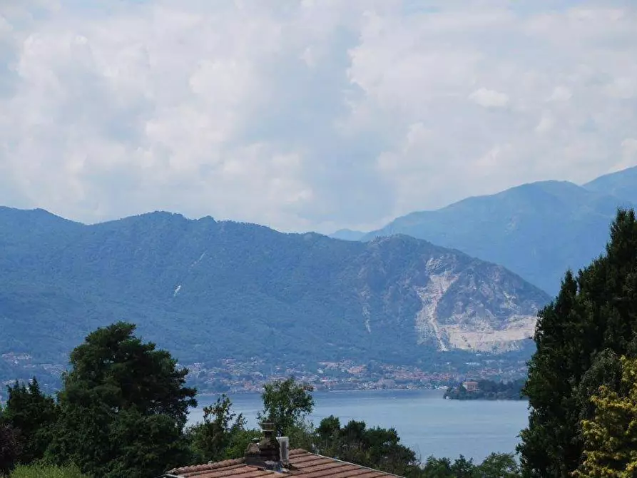 Immagine 30 di Appartamento in vendita  in via del Roccolo 42 a Laveno-Mombello