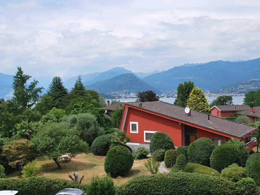 Immagine 31 di Appartamento in vendita  in via del Roccolo 42 a Laveno-Mombello