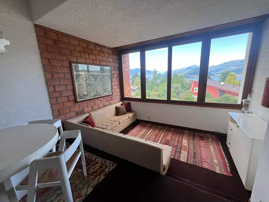 Immagine 7 di Appartamento in vendita  in via del Roccolo 42 a Laveno-Mombello