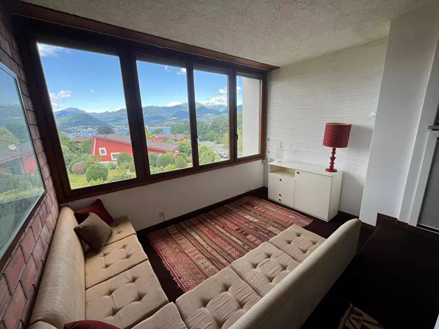 Immagine 1 di Appartamento in vendita  in via del Roccolo 42 a Laveno-Mombello