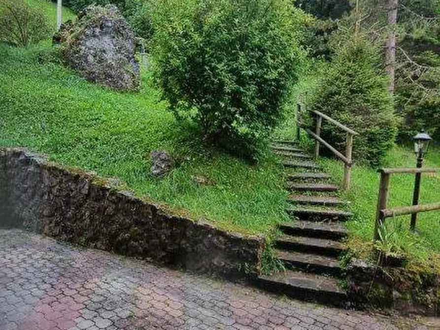 Immagine 15 di Appartamento in vendita  in VIA DRAGO a Oltre Il Colle