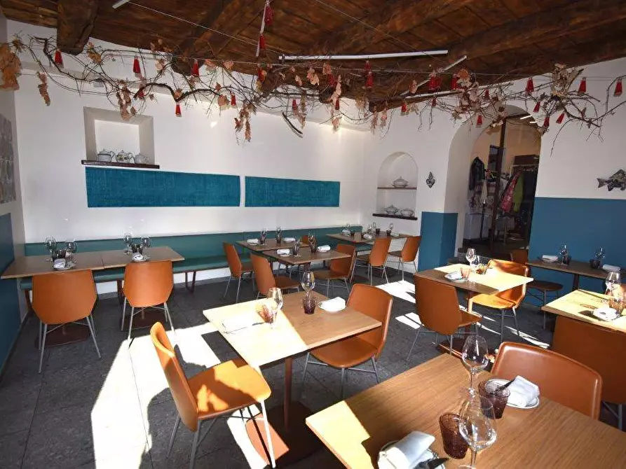 Immagine 10 di Attività commerciale in vendita  in piazza Matteotti a Laveno-Mombello