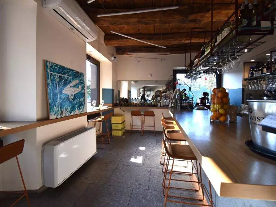 Immagine 16 di Attività commerciale in vendita  in piazza Matteotti a Laveno-Mombello