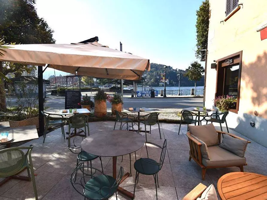 Immagine 21 di Attività commerciale in vendita  in piazza Matteotti a Laveno-Mombello