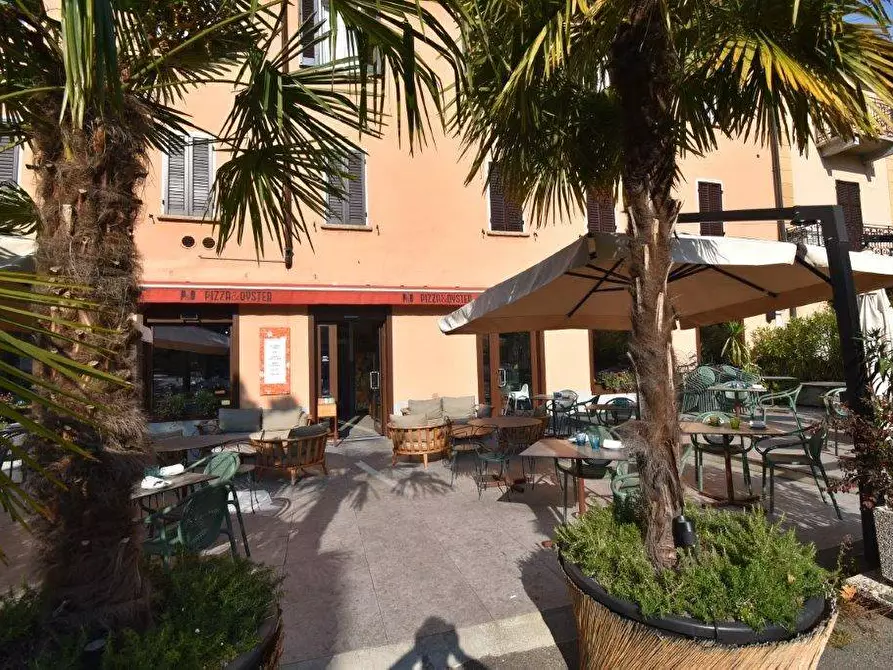 Immagine 24 di Attività commerciale in vendita  in piazza Matteotti a Laveno-Mombello